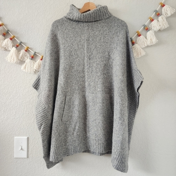 J. Crew Alpaca Wool Relaxed Turtleneck Poncho Sweater Slouchy Cozy Boho Gray S/M - Picture 1 of 10